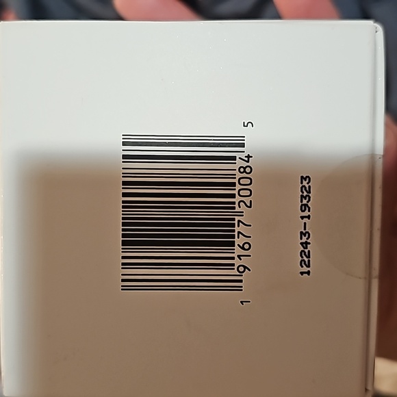 ALO luminizing face moisturizer - Picture 5 of 5